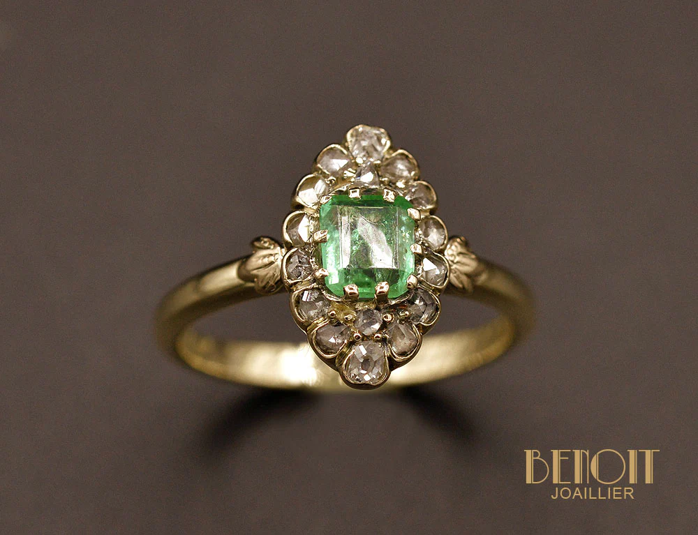 Bague Marquise Emeraude et Diamants - Image 2