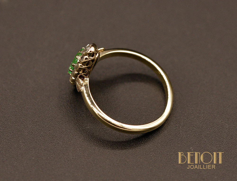 Bague Marquise Emeraude et Diamants - Image 4
