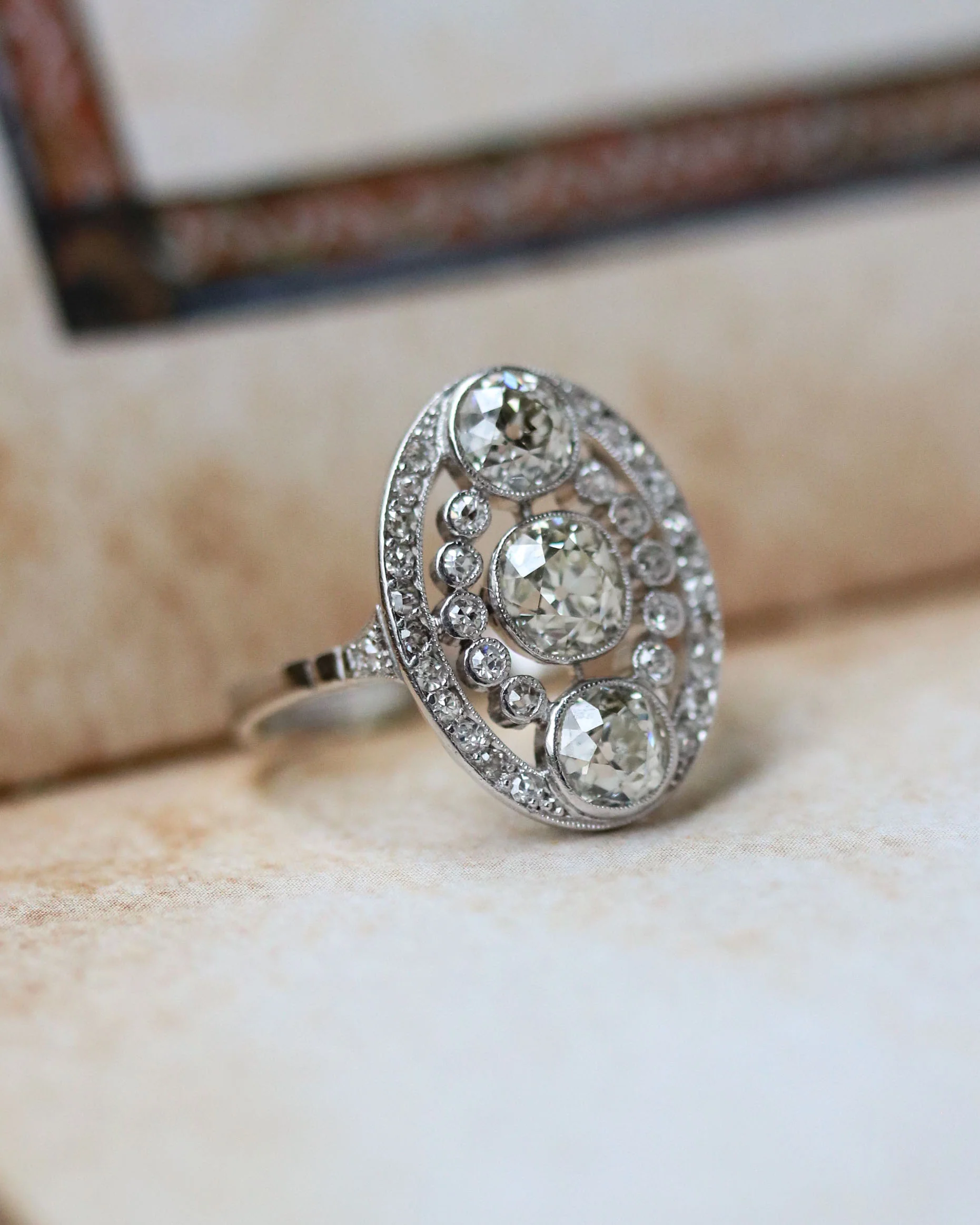 Bague Marquise Trilogie Diamants Or Blanc - Image 6