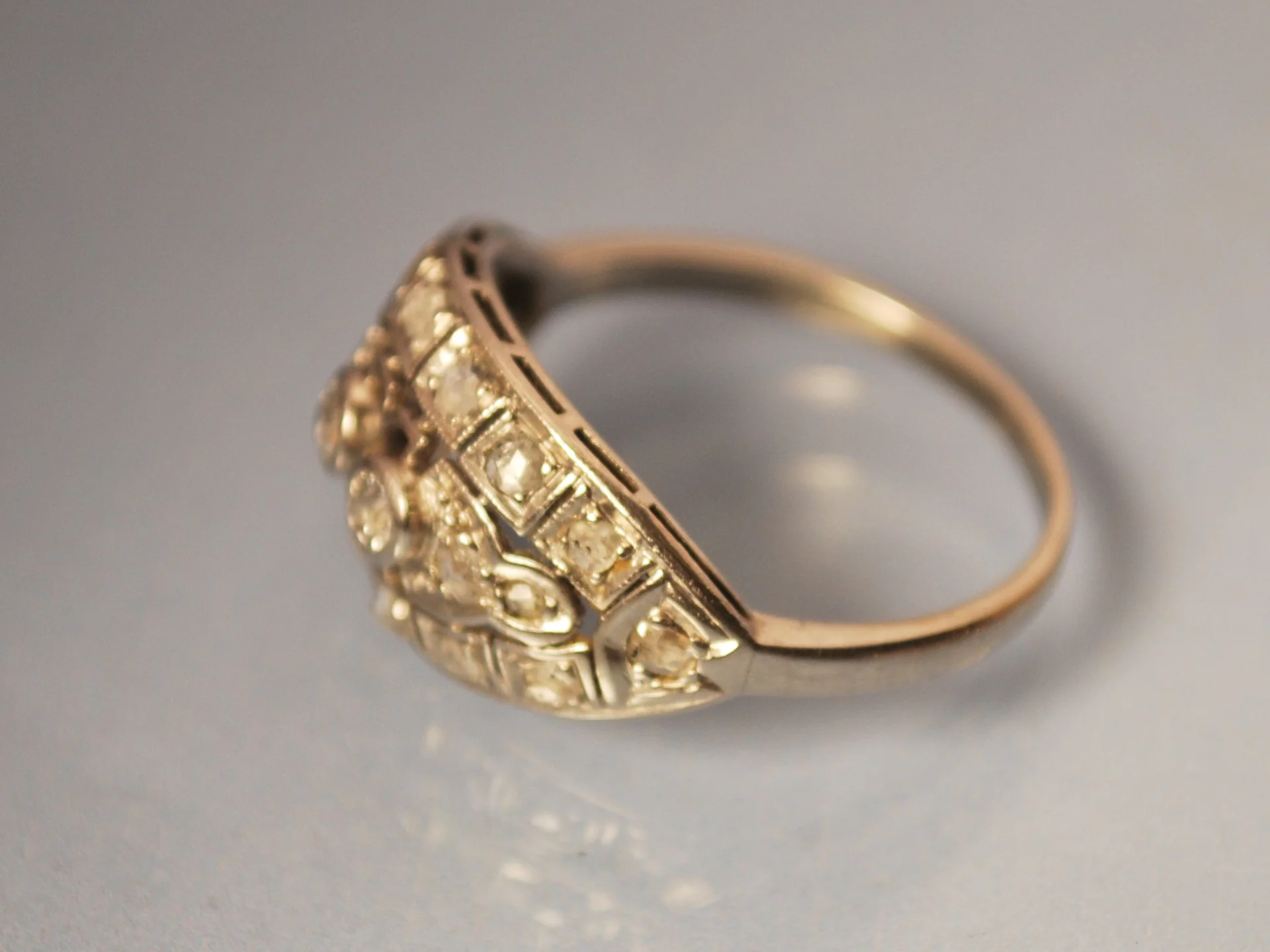 Bague or blanc et diamants - Image 3