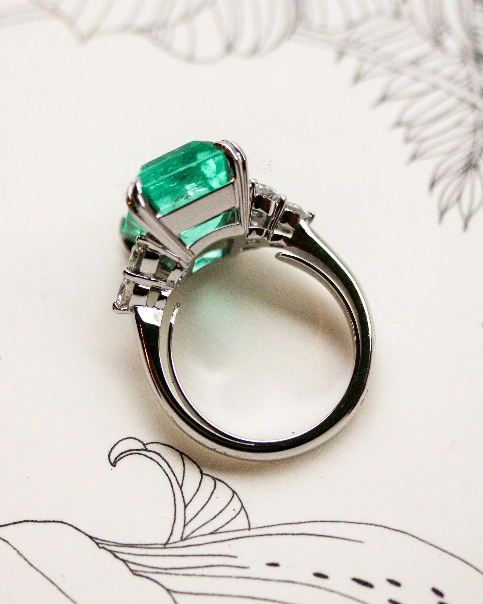 Bague Or Blanc Platine Emeraude de Colombie et Diamants - Image 7