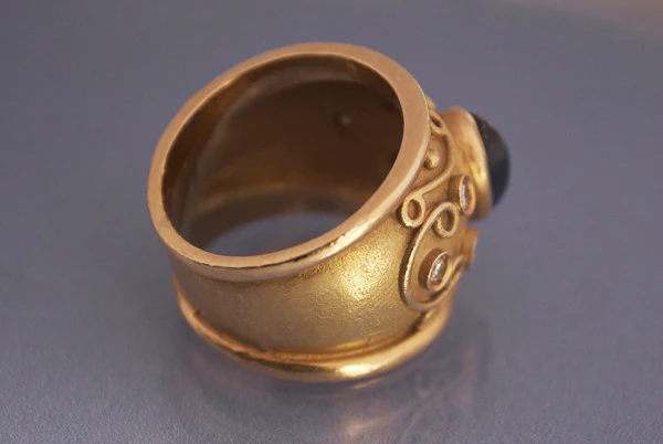Bague or jaune diamants saphir - Image 4