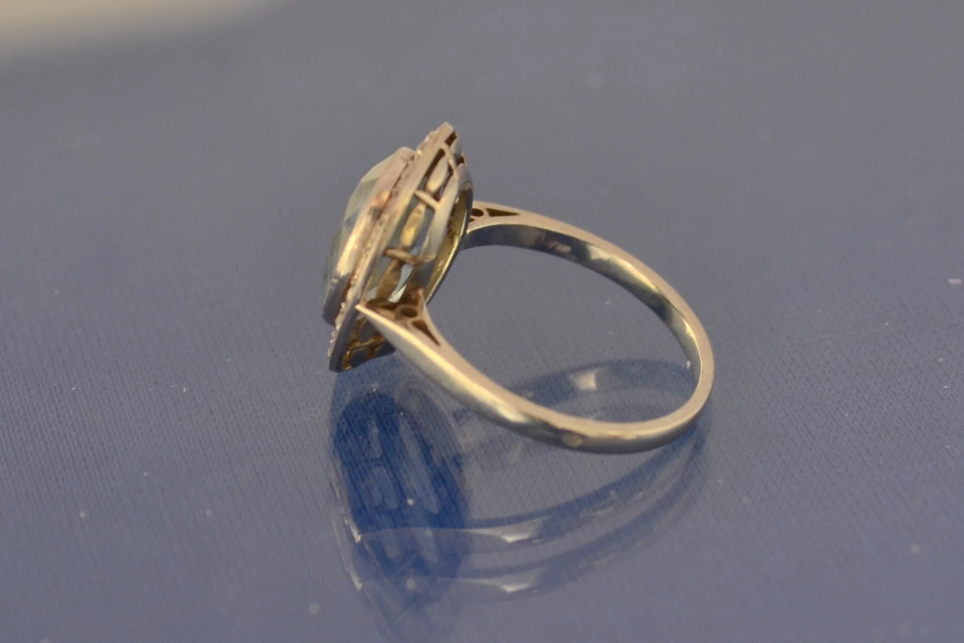 Bague Ovale Art Déco Aigue-Marine Entourage Diamants - Image 2