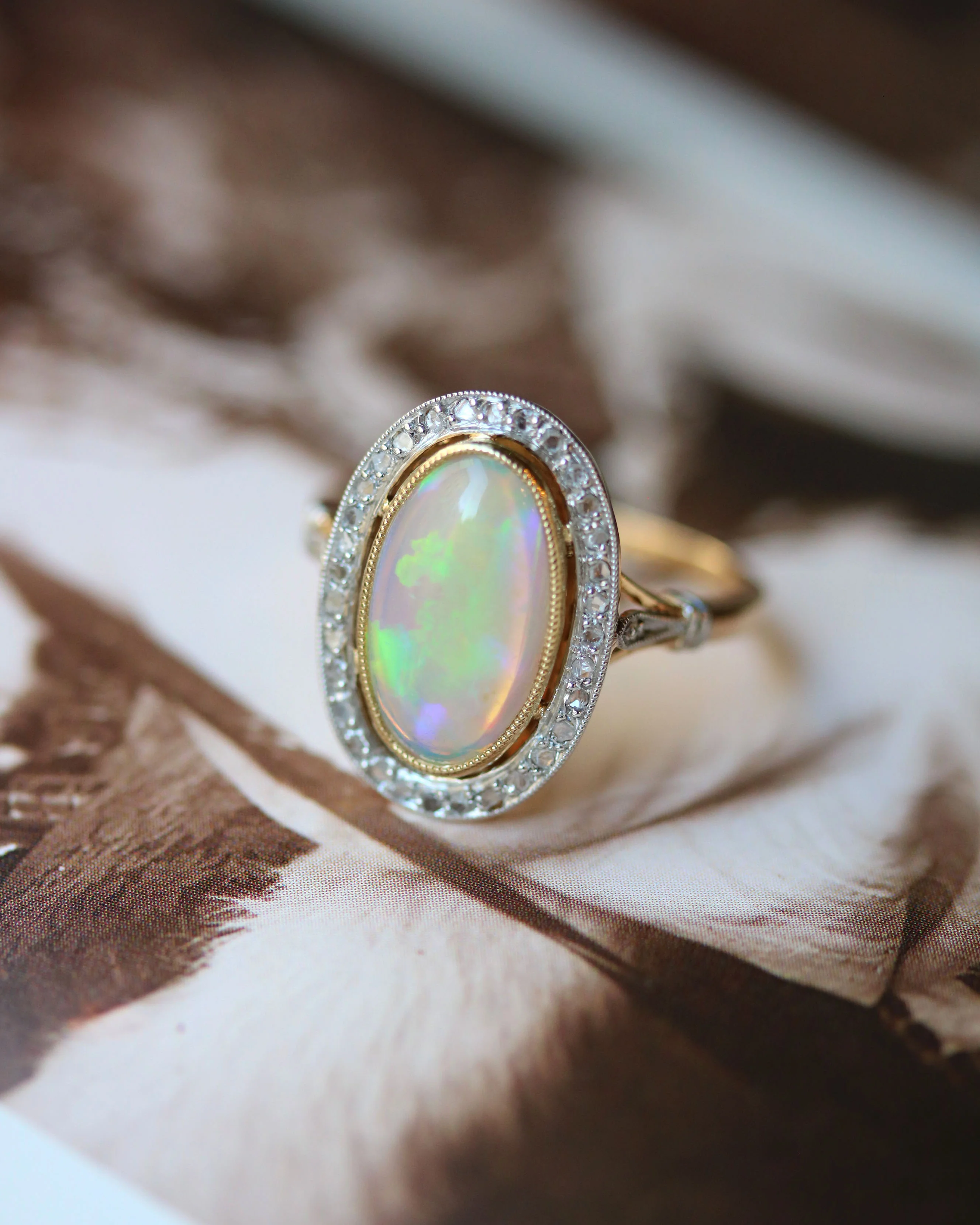 Bague Ovale Opale Art Nouveau