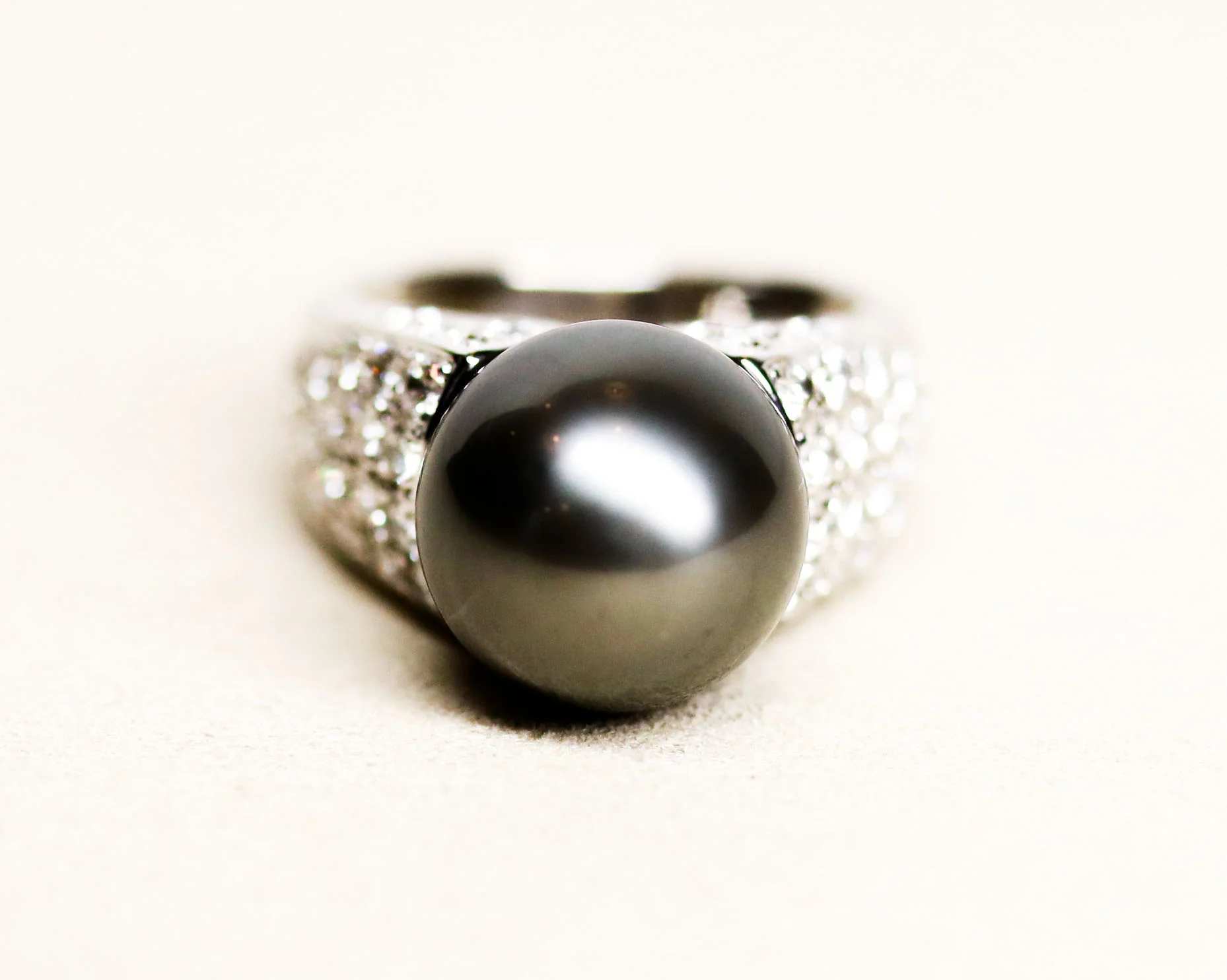 Bague Dôme Perle de Tahiti et Diamants - Image 6