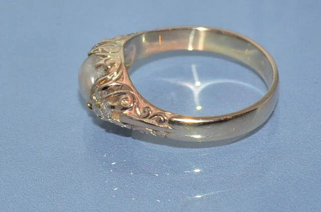 Bague Perle diamants et or jaune - Image 3