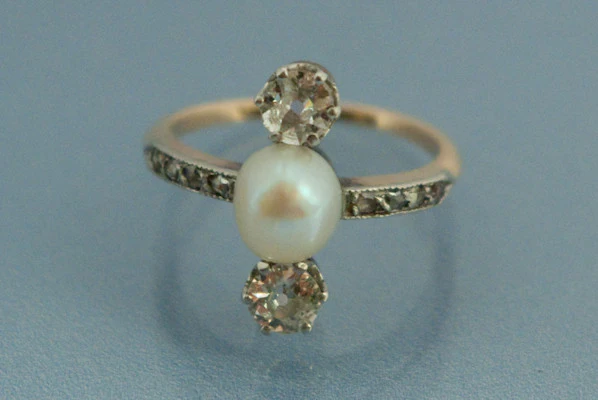 Bague Perle Fine et Diamants - Image 2