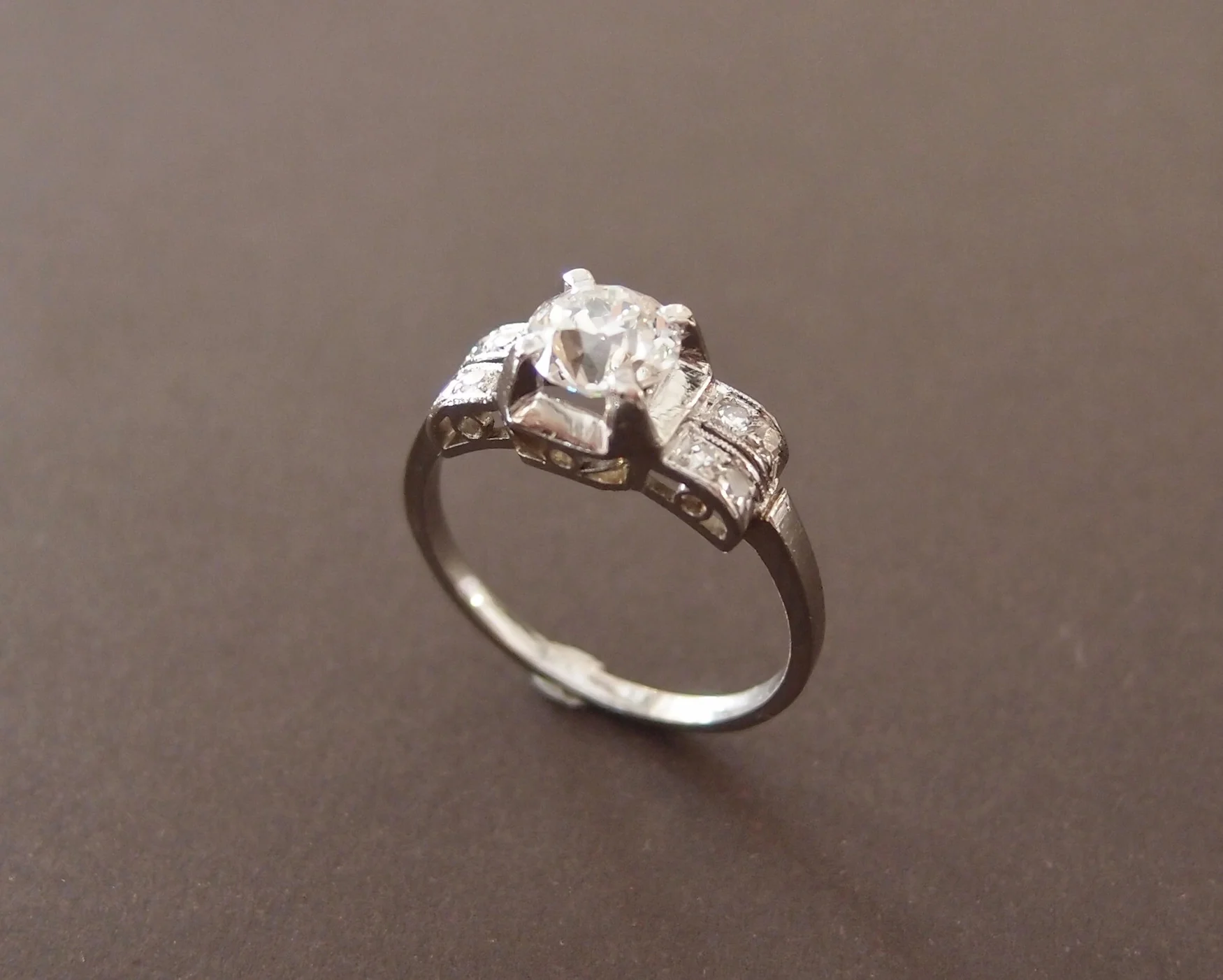 Bague Platine Art Déco diamant 0.8 ct - Image 2