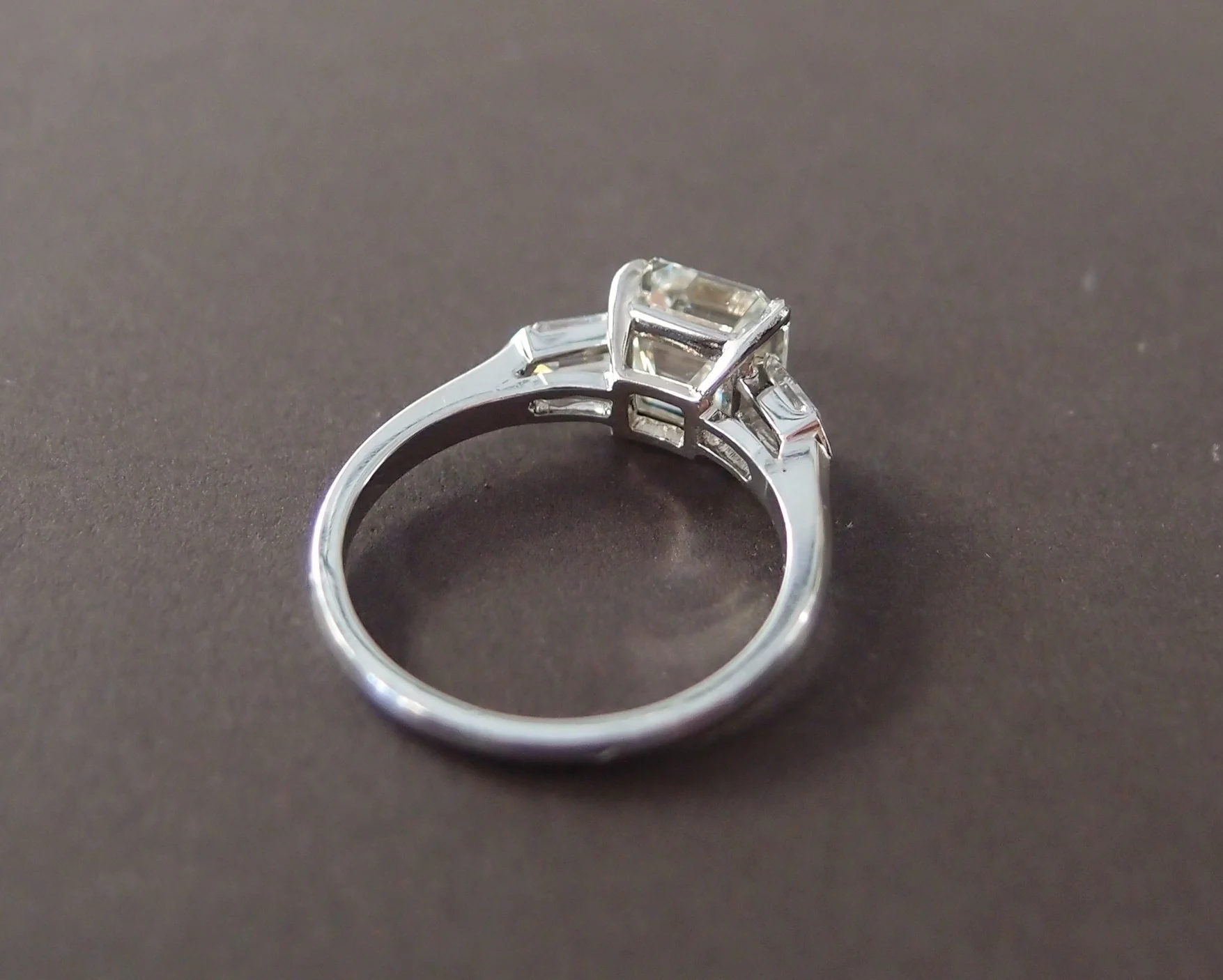 Bague Platine avec Diamant Carré pans coupés de 2.21 ct I/VS2 - Image 5