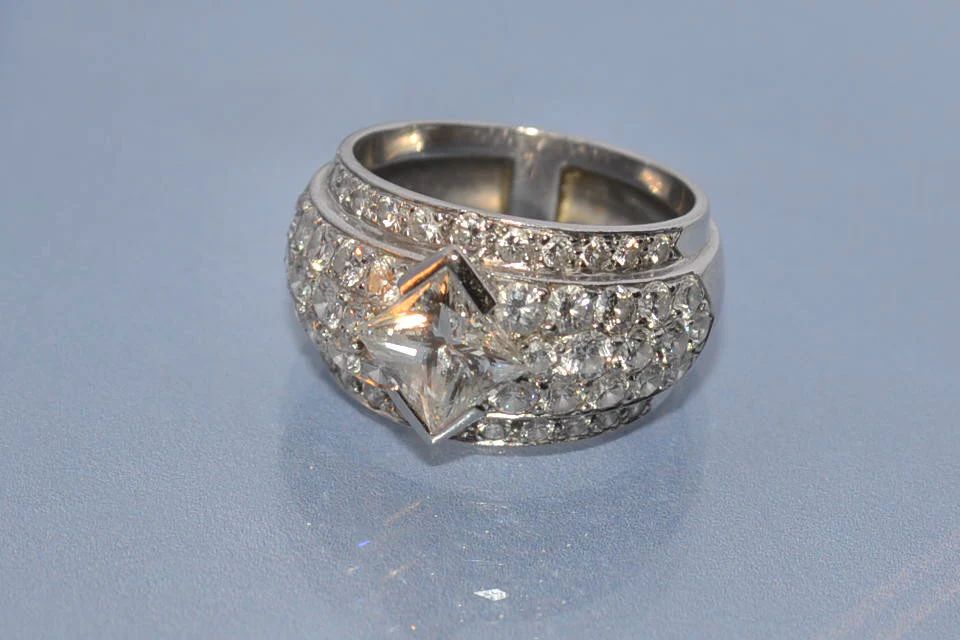 Bague platine et diamants princesse 1,5 ct