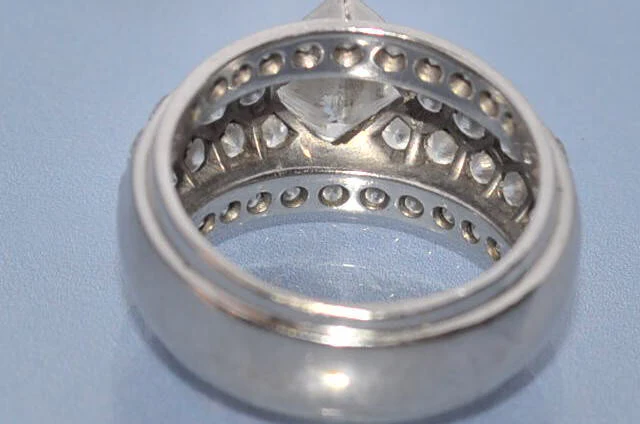 Bague platine et diamants princesse 1,5 ct - Image 4