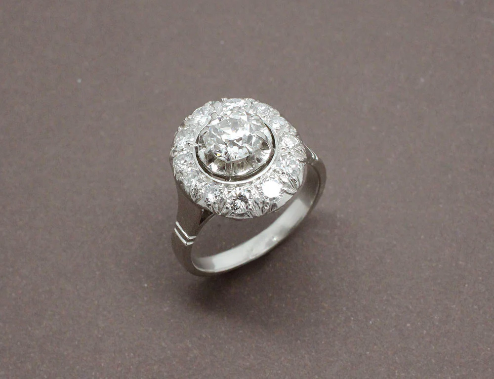 Bague Pompadour Art Déco en Diamants et Platine