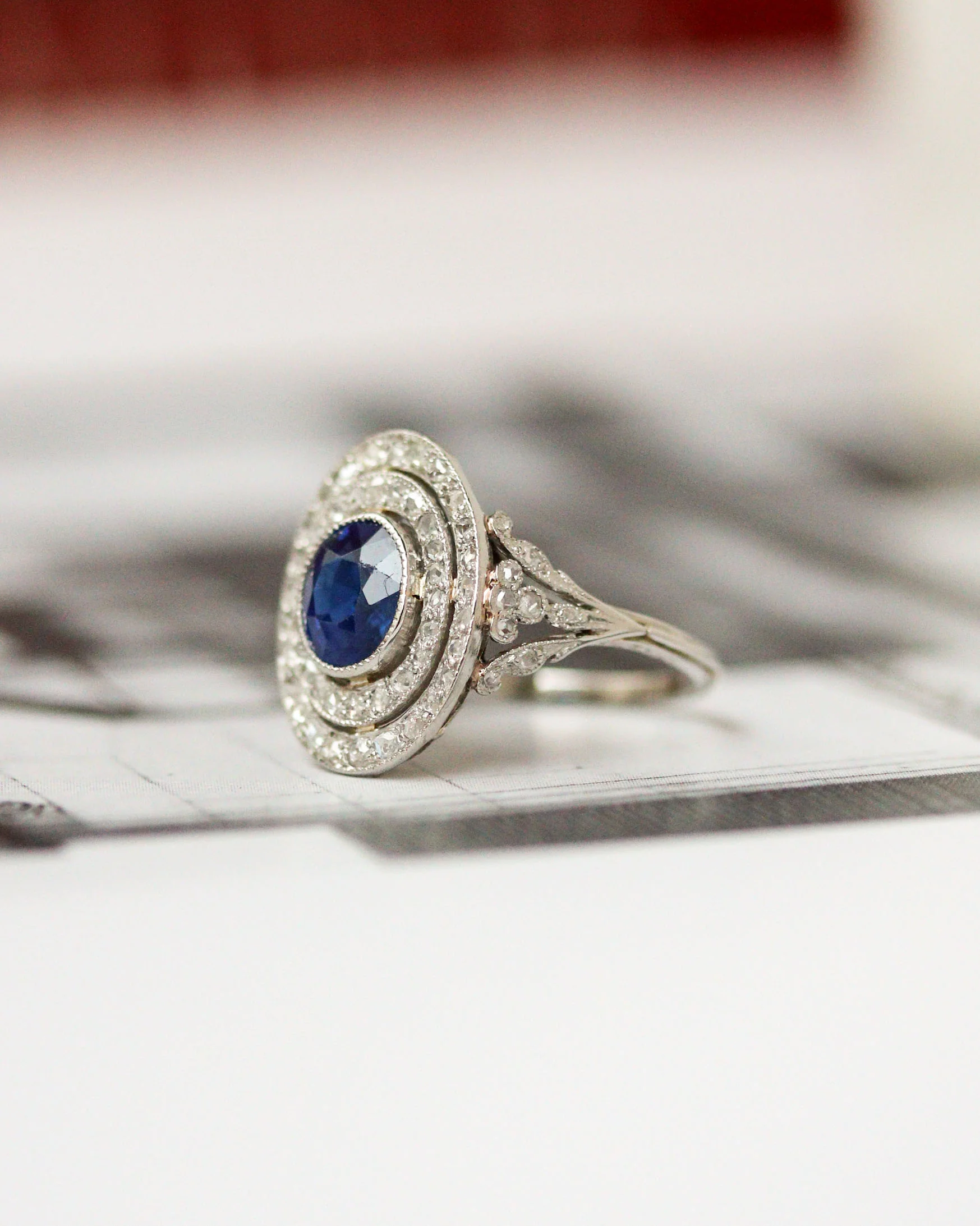 Bague Pompadour Saphir, Double Entourage Diamants - Image 5