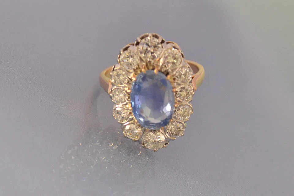 Bague pompadour saphir et diamants