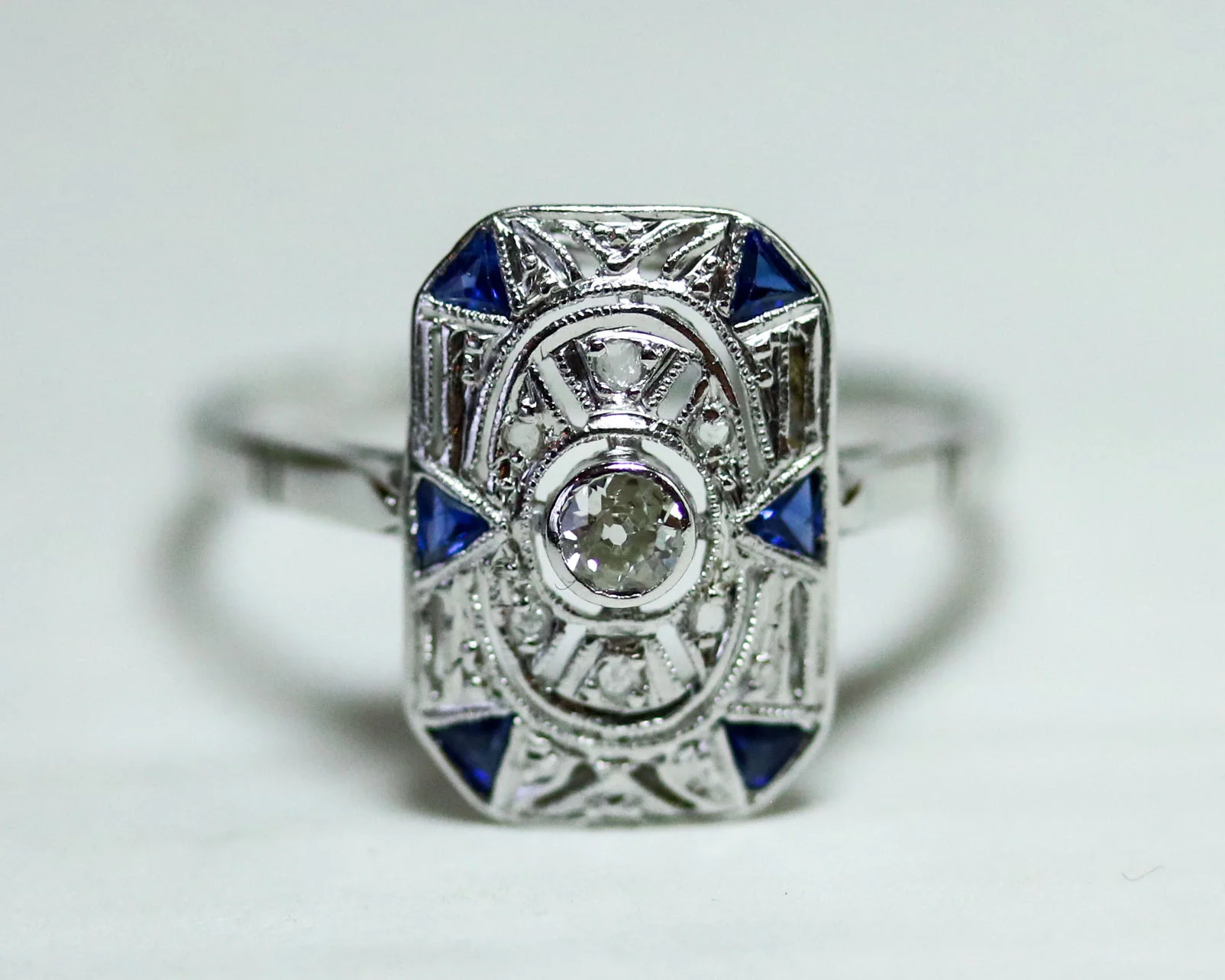 Bague Rectangle Art Déco Diamants et Saphirs - Image 6