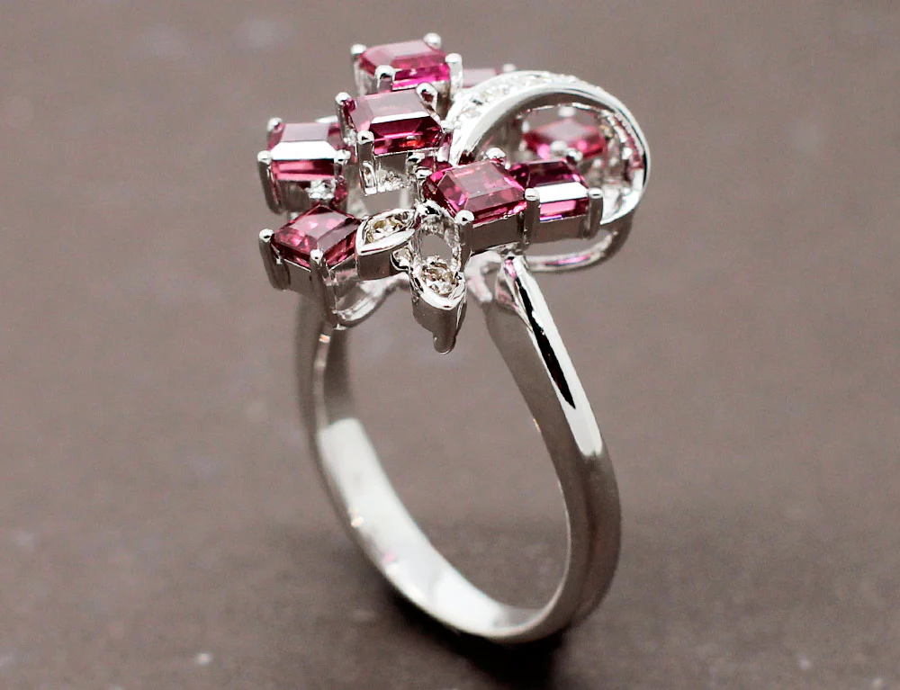 Bague Rubis Carrés et Diamants - Image 4