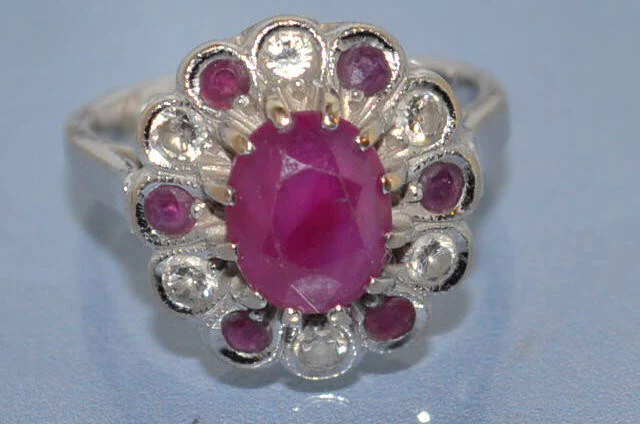 Bague rubis diamants et or - Image 4