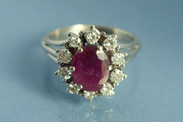 Bague Rubis, Diamants et or