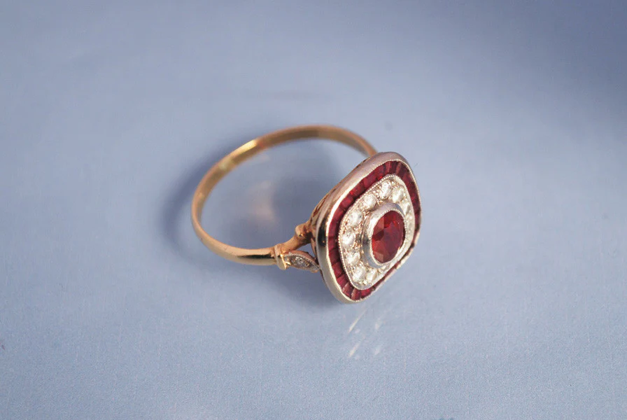 Bague Rubis Diamants et Or jaune - Image 2