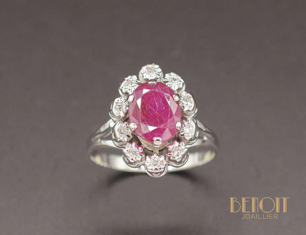 Bague Rubis Entourage Diamants - Image 2