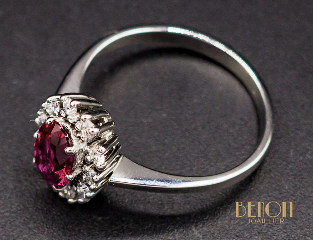 Bague Rubis Entourage Diamants - Image 4