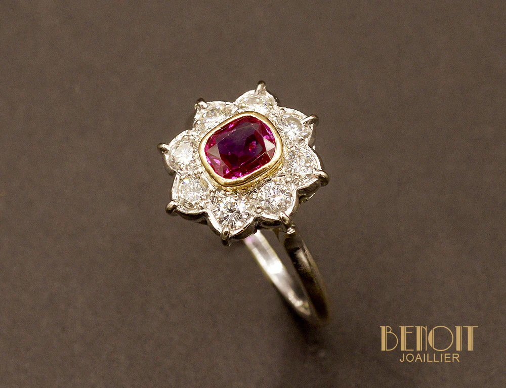 Bague Rubis Entourage Diamants - Image 3