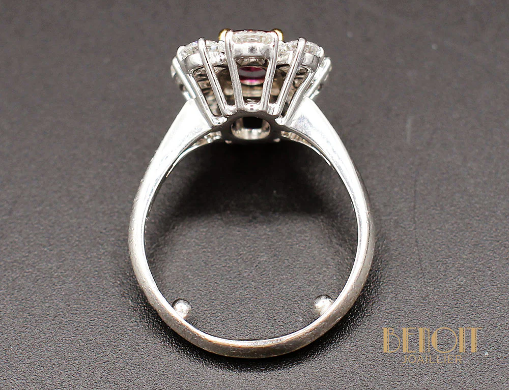 Bague Rubis Entourage Diamants - Image 4