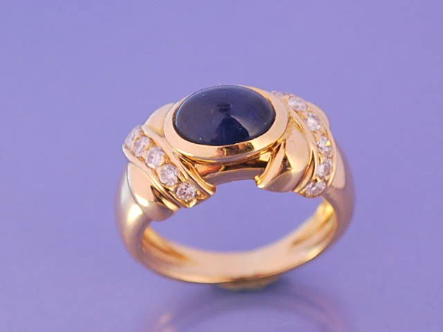 Bague saphir cabochon  diamants et or 18 carat - Image 2