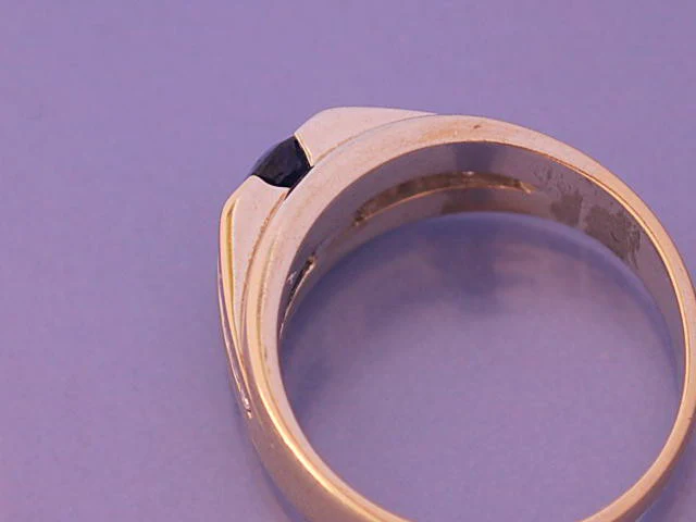 Bague saphir diamants et or - Image 4