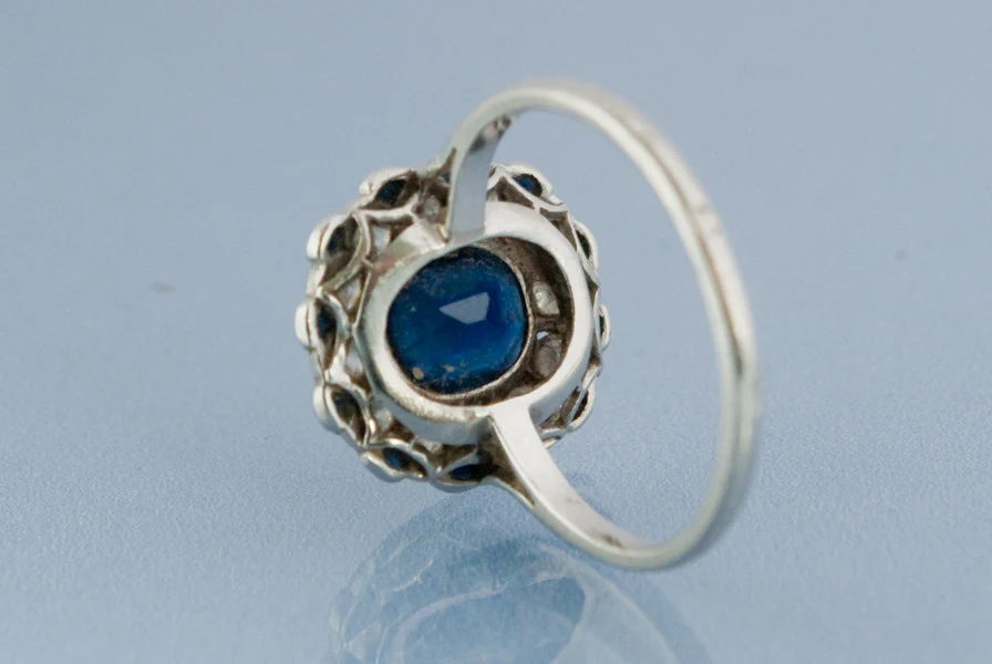 Bague Saphir, diamants et Platine - Image 2