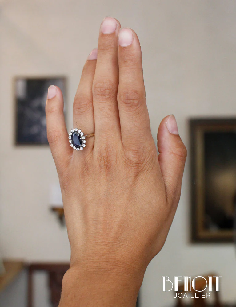 Bague Saphir Entourage Diamants - Image 8
