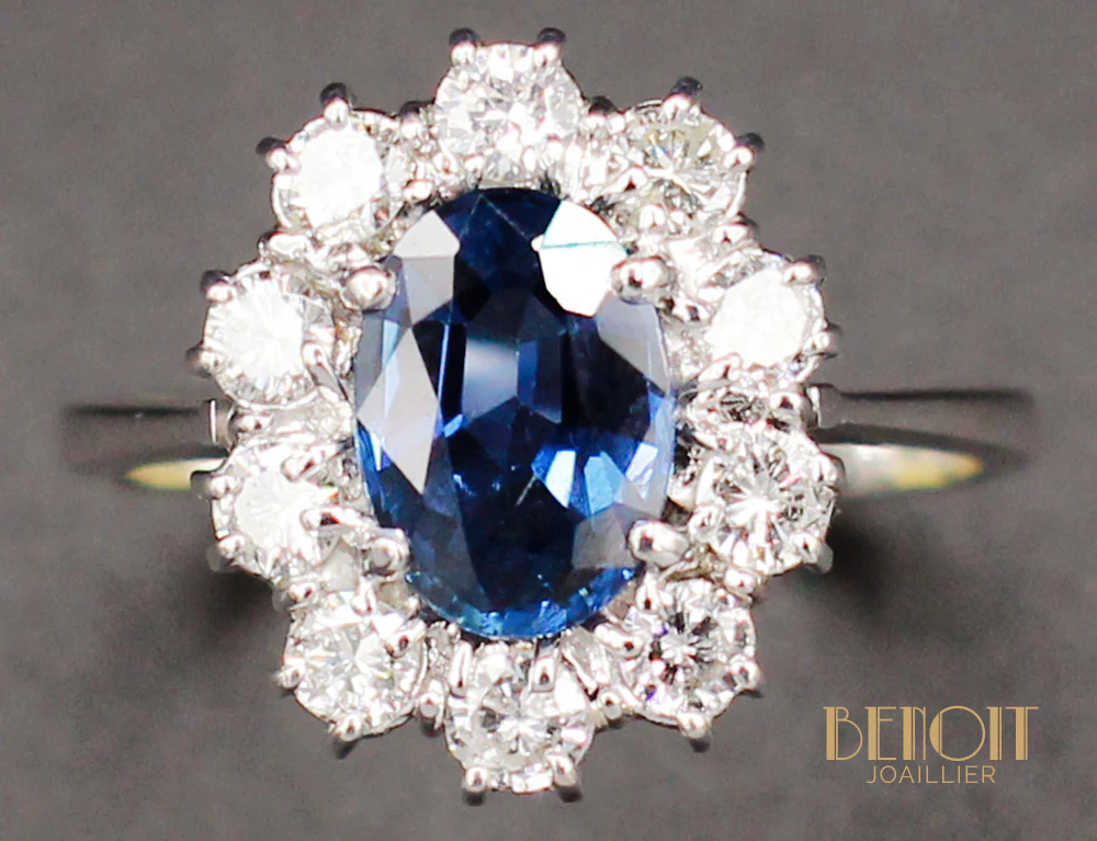 Bague Saphir Entourage Diamants - Image 3
