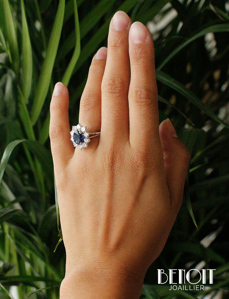Bague Saphir Entourage Diamants - Image 6