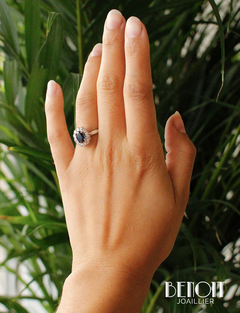 Bague Saphir Entourage Diamants - Image 8