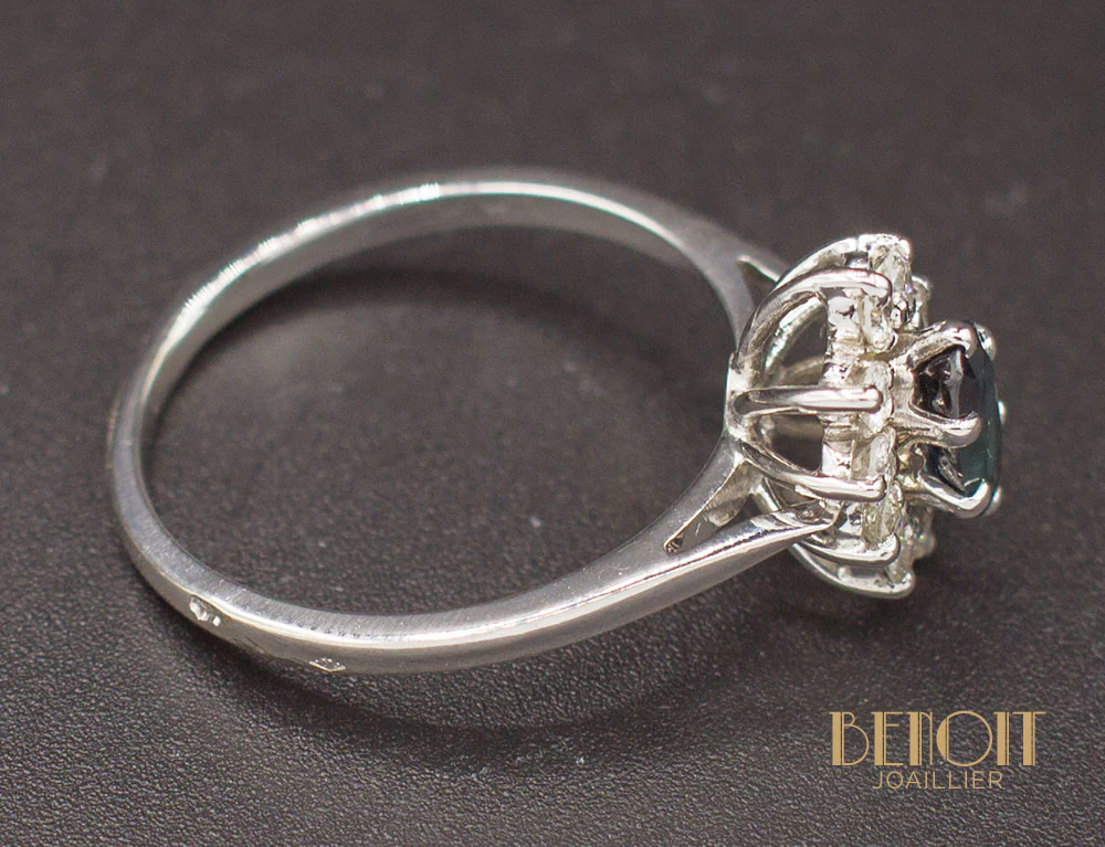 Bague Saphir Entourage Diamants - Image 4