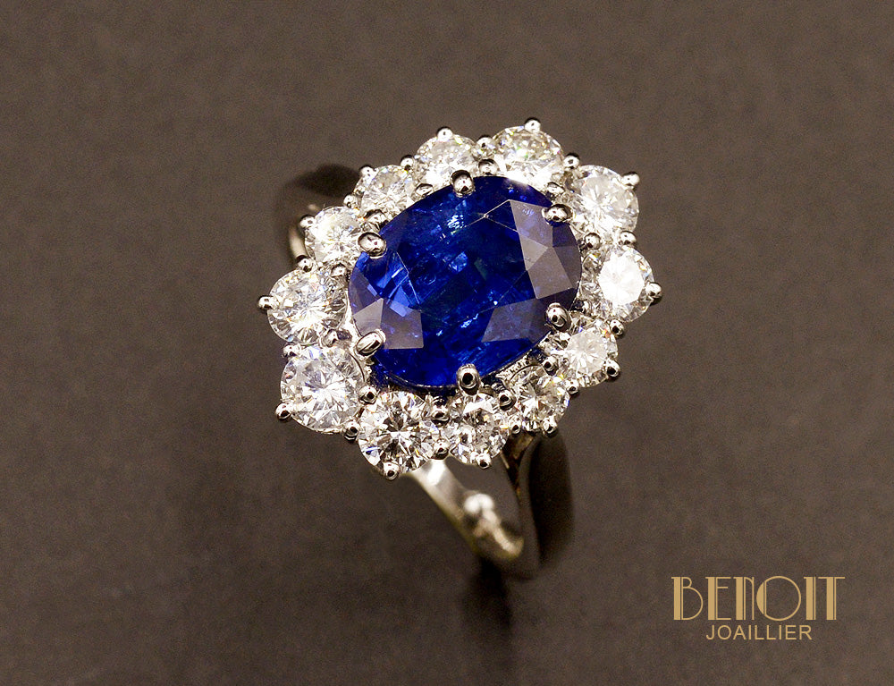 Bague Saphir Entourage Diamants - Image 3