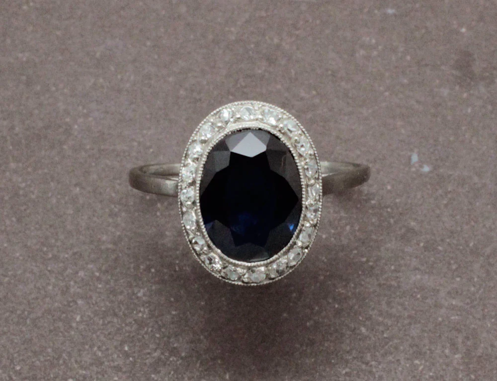 Bague Saphir Entourage Diamants - Image 3