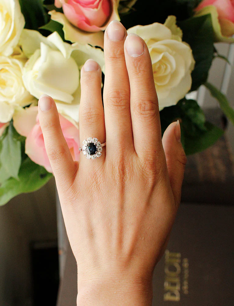 Bague Saphir Entourage Diamants - Image 6
