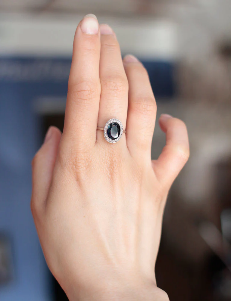 Bague Saphir Entourage Diamants - Image 6