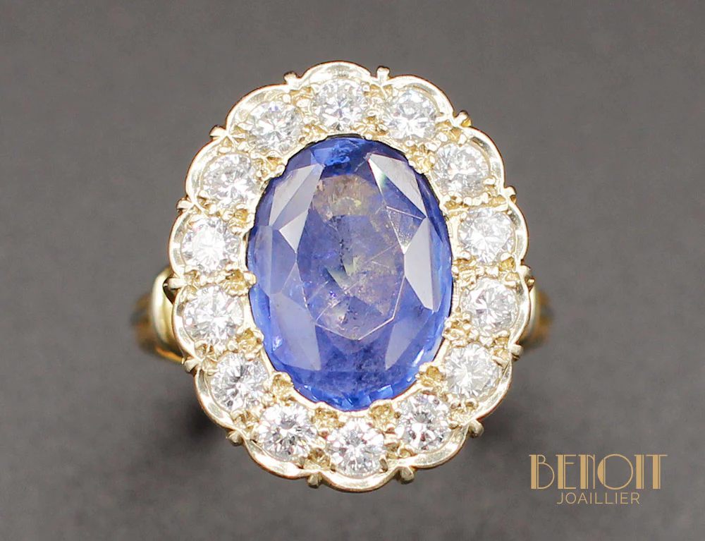 Bague Saphir Entourage Diamants - Image 3