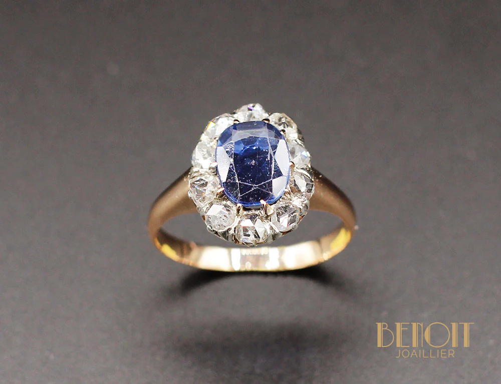 Bague Saphir Entourage Diamants - Image 2