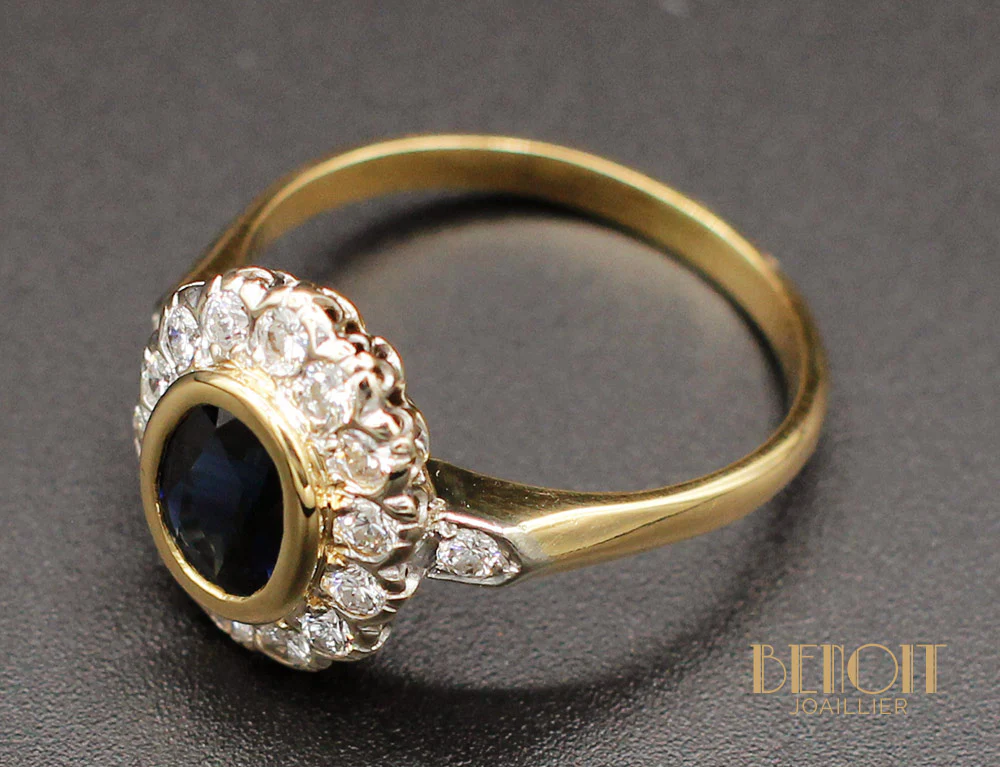 Bague Saphir Entourage Diamants - Image 3