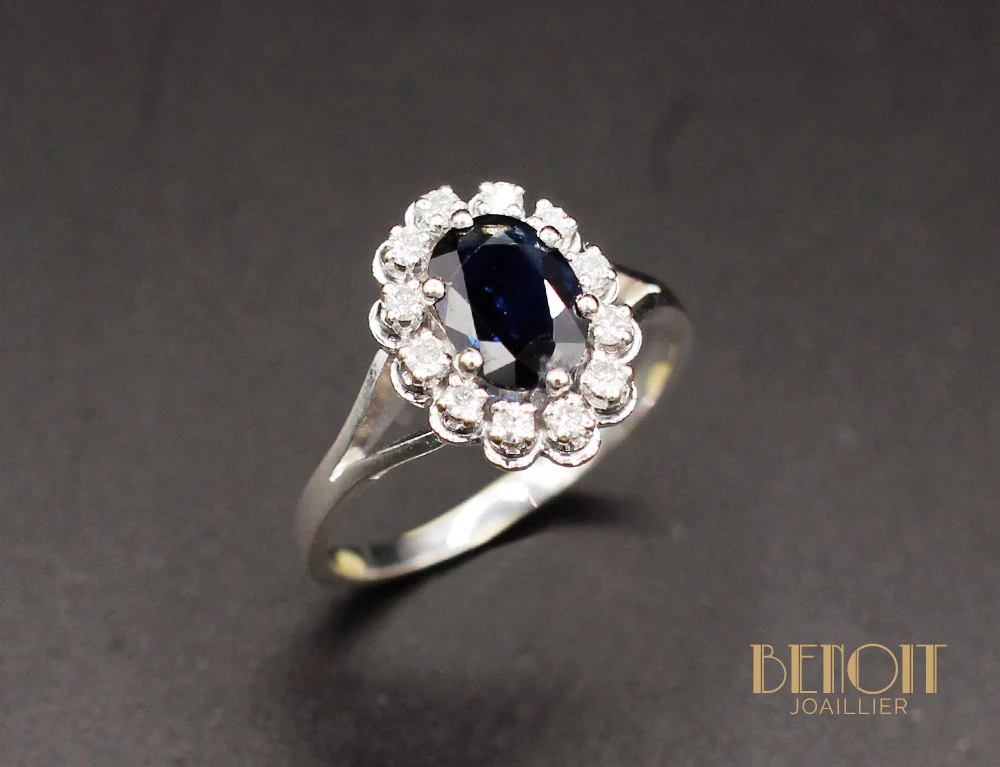 Bague Saphir Entourage Diamants Or Blanc