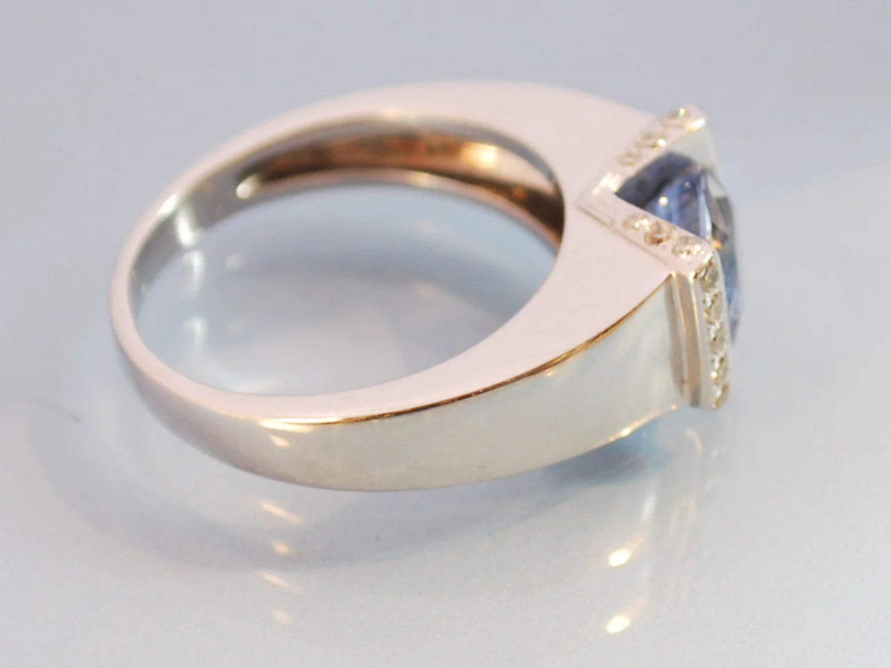 Bague saphir et diamant en or blanc - Image 3