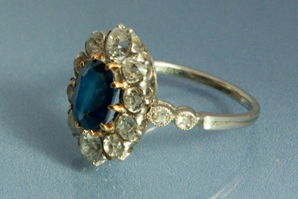 Bague Saphir et diamants - Image 2