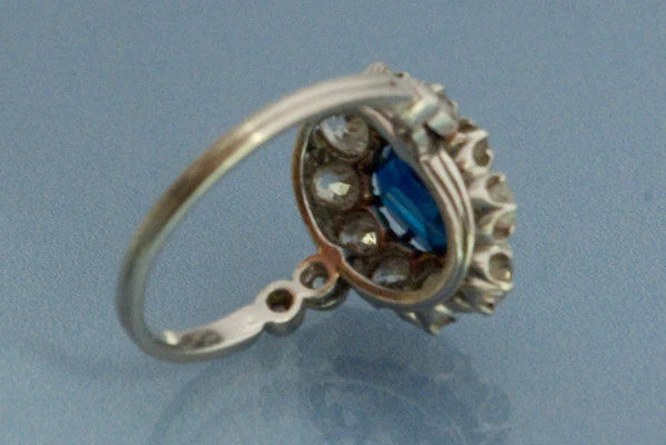 Bague Saphir et diamants - Image 3