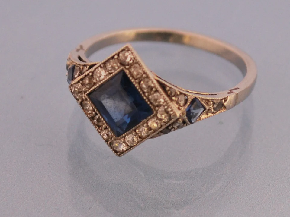 Bague saphir et diamants