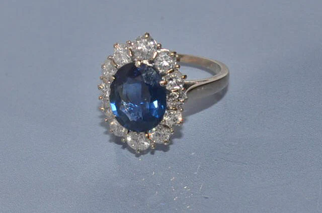 Bague saphir et diamants - Image 2