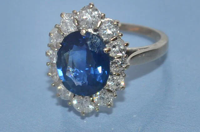 Bague saphir et diamants - Image 3