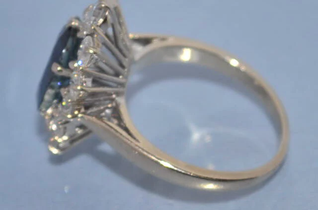 Bague saphir et diamants - Image 4